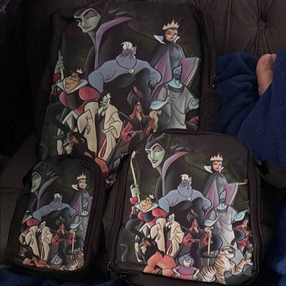 New in the package Disney Villians Character Backpack/lunch kit/pencil case